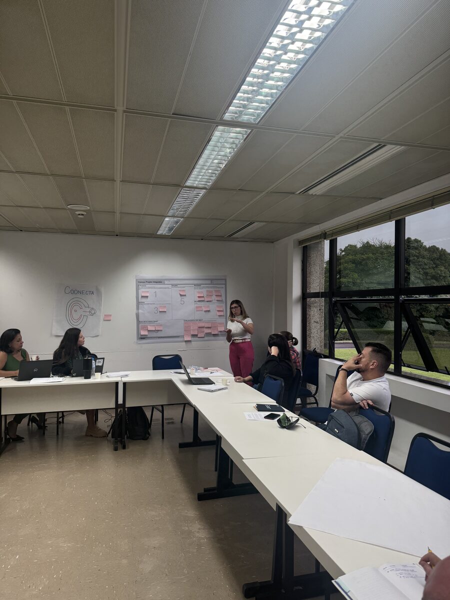 Apresentação com post-its em Curitiba